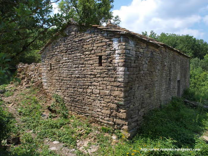 SAN BARTOLOMÉ DE BERGUA: CABECERA Y MURO NORTE